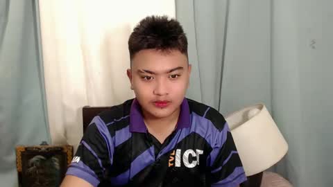 Snapshot of xxhotloyd_cummerx chatting on 12-11-24, 05:00 Loyd online show from 12-11-24, 05:00