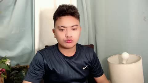 Snapshot of xxhotloyd_cummerx chatting on 12-14-24, 05:14 Loyd online show from 12-14-24, 05:14