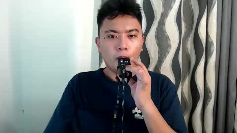 Snapshot of xxhotloyd_cummerx chatting on 12-23-24, 03:12 Loyd online show from 12-23-24, 03:12