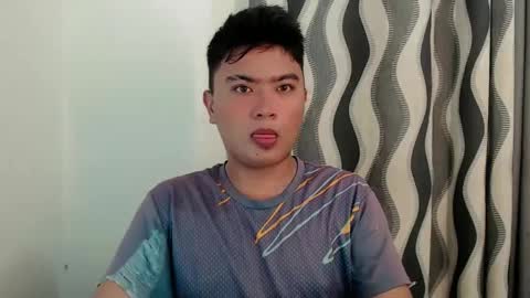 Snapshot of xxhotloyd_cummerx chatting on 12-26-24, 10:37 Loyd online show from 12-26-24, 10:37