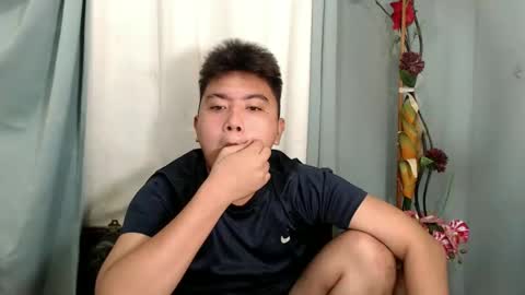 Snapshot of xxhotloyd_cummerx chatting on 12-30-24, 05:13 Loyd online show from 12-30-24, 05:13