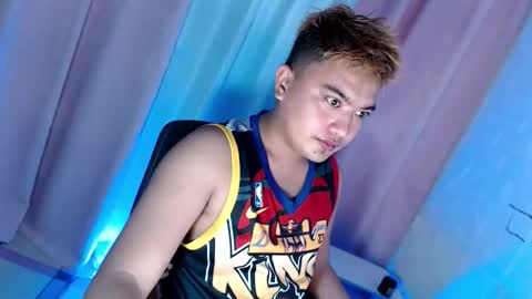 Snapshot of xxhotloyd_cummerx chatting on 10-24-25, 11:28 Loyd online show from 10-24-25, 11:28