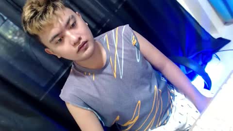 Snapshot of xxhotloyd_cummerx chatting on 11-30-25, 07:12 Loyd online show from 11-30-25, 07:12