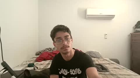 Snapshot of xxjasoneecxx chatting on 03-11-25, 01:37 XxJasoneecxX online show from 03-11-25, 01:37