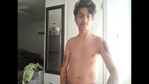 Snapshot of xxjasoneecxx chatting on 10-12-25, 04:17 XxJasoneecxX online show from 10-12-25, 04:17