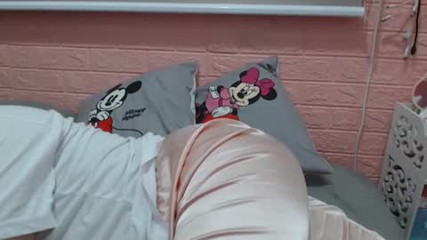 Snapshot of xxkryzelxx chatting on 01-21-25, 08:43 Dhel online show from 01-21-25, 08:43