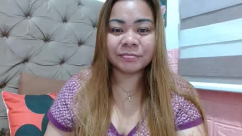 Snapshot of xxkryzelxx chatting on 12-15-25, 04:44 Dhel online show from 12-15-25, 04:44