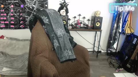 Lilith online show from 01-24-25, 01:03