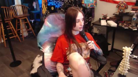 Lilith online show from 10-20-25, 02:56