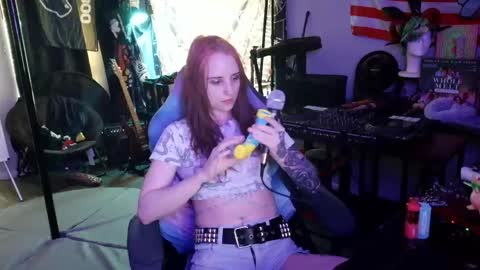 Snapshot of xxlilithmoonxx chatting on 05-25-26, 08:59 Lilith online show from 05-25-26, 08:59