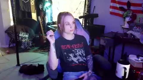 Snapshot of xxlilithmoonxx chatting on 06-11-26, 09:46 Lilith online show from 06-11-26, 09:46