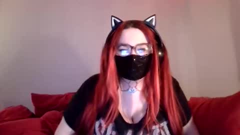 Snapshot of xxmommyraexx chatting on 10-22-25, 10:20 Mommy online show from 10-22-25, 10:20