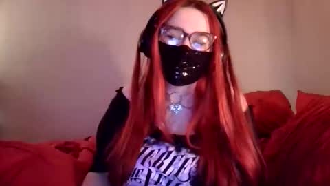 Snapshot of xxmommyraexx chatting on 10-25-25, 01:13 Mommy online show from 10-25-25, 01:13