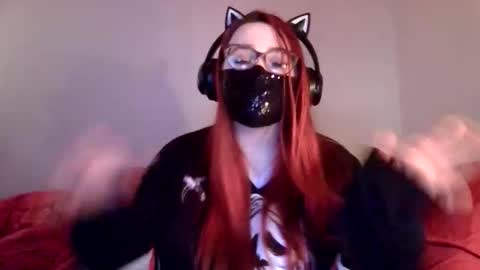 Snapshot of xxmommyraexx chatting on 10-29-25, 12:57 Mommy online show from 10-29-25, 12:57