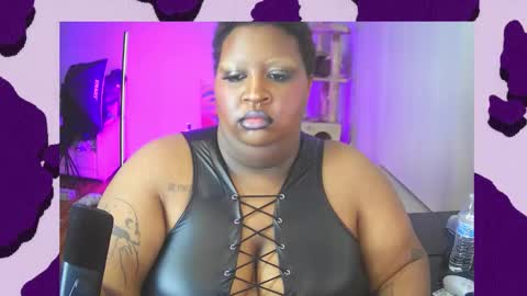 Snapshot of xxmoniquestarrxx chatting on 02-10-26, 01:32 Thee Baddest BBW online show from 02-10-26, 01:32