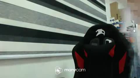 Snapshot of xxmonsterbigcockxx chatting on 01-18-25, 10:06  Kaycee  online show from 01-18-25, 10:06