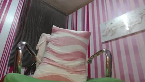 xxrowenatastycockforyouxx online show from 02-13-25, 09:51