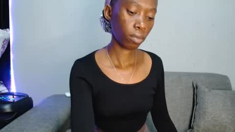 xxsexytalia28 online show from 10-21-25, 10:10