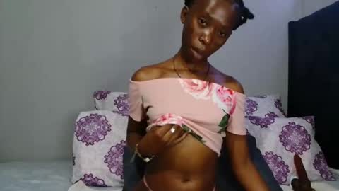 xxsexytalia28 online show from 10-27-25, 07:07