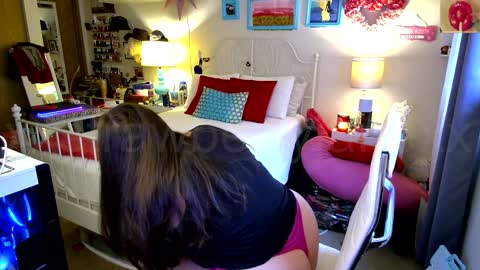 Strawberry Jane online show from 01-17-25, 06:33