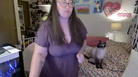 Strawberry Jane online show from 02-21-25, 05:02