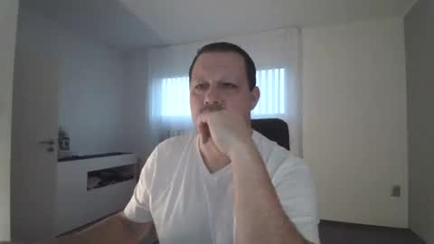 Eddi online show from 12-17-24, 07:29