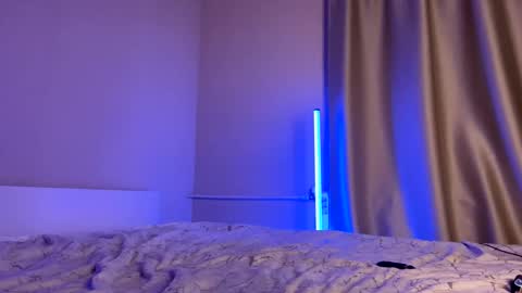 Snapshot of xxtina_ chatting on 12-04-24, 06:33 kristina    usually everyday here started  GMT3 online show from 12-04-24, 06:33