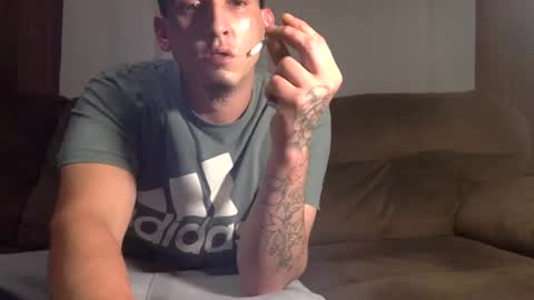 Snapshot of xxvizzyxx chatting on 09-18-25, 03:58 Vizzy online show from 09-18-25, 03:58