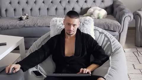 Snapshot of xxx_alejandro chatting on 09-28-25, 06:41 xxx_alejandro online show from 09-28-25, 06:41
