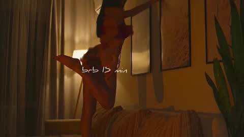 Molly online show from 12-02-25, 12:32