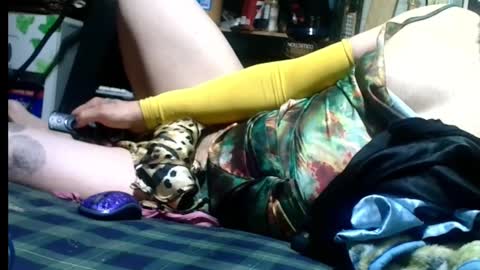 Snapshot of xxxgarterfreekxx chatting on 02-10-25, 12:39 Silky Lingerie grrl online show from 02-10-25, 12:39