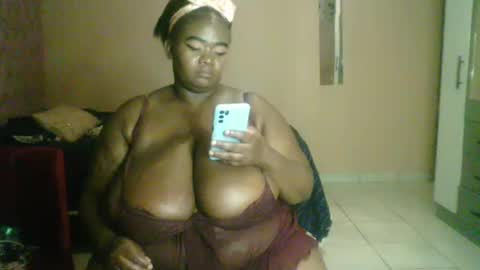 Snapshot of xxxgiantboobs chatting on 01-09-25, 11:24 xxxgiantboobs online show from 01-09-25, 11:24