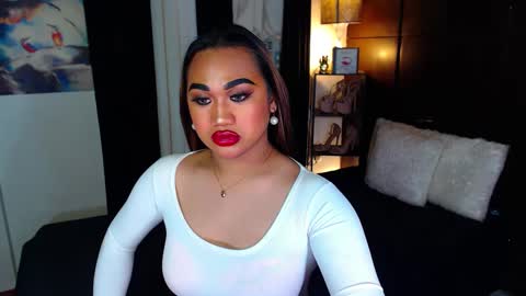 OLIVIA online show from 12-16-24, 03:54