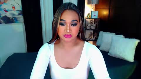 OLIVIA online show from 12-20-24, 05:51