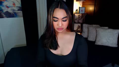 OLIVIA online show from 12-22-24, 03:44