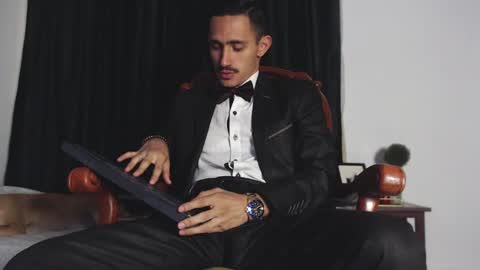 Snapshot of xxxhome_alonexxx chatting on 02-07-25, 07:38 Kev online show from 02-07-25, 07:38