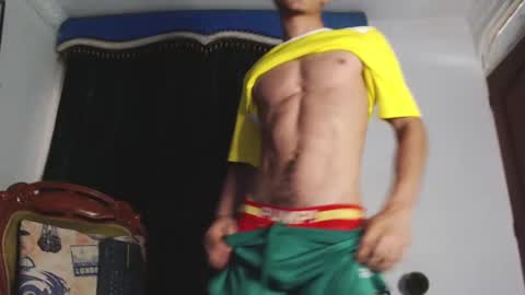 Snapshot of xxxhome_alonexxx chatting on 02-20-25, 08:03 Kev online show from 02-20-25, 08:03