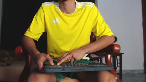 Snapshot of xxxhome_alonexxx chatting on 02-20-25, 11:10 Kev online show from 02-20-25, 11:10