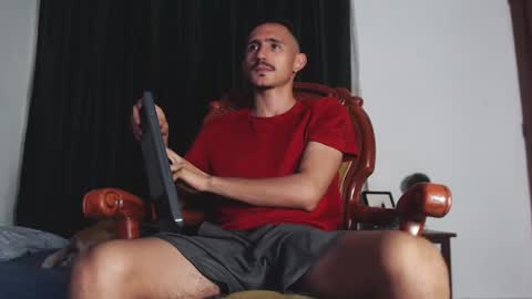 Snapshot of xxxhome_alonexxx chatting on 02-24-25, 08:14 Kev online show from 02-24-25, 08:14