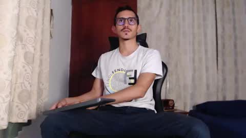 Snapshot of xxxhome_alonexxx chatting on 09-28-25, 09:20 Kev online show from 09-28-25, 09:20