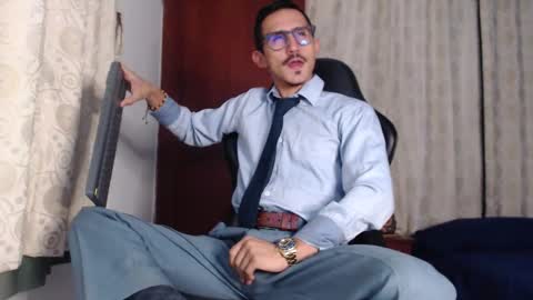 Snapshot of xxxhome_alonexxx chatting on 09-30-25, 07:41 Kev online show from 09-30-25, 07:41