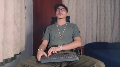 Snapshot of xxxhome_alonexxx chatting on 10-05-25, 07:45 Kev online show from 10-05-25, 07:45