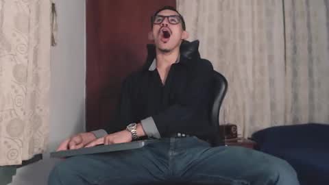 Snapshot of xxxhome_alonexxx chatting on 10-12-25, 08:08 Kev online show from 10-12-25, 08:08