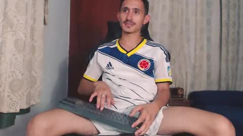 Snapshot of xxxhome_alonexxx chatting on 10-17-25, 08:22 Kev online show from 10-17-25, 08:22