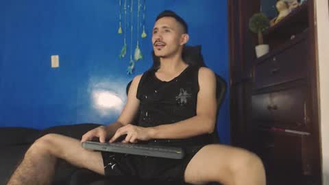 Snapshot of xxxhome_alonexxx chatting on 11-02-25, 07:49 Kev online show from 11-02-25, 07:49