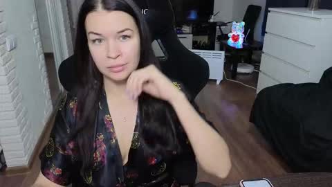 Snapshot of xxxkleoxxx chatting on 11-15-25, 10:37 Alisa online show from 11-15-25, 10:37