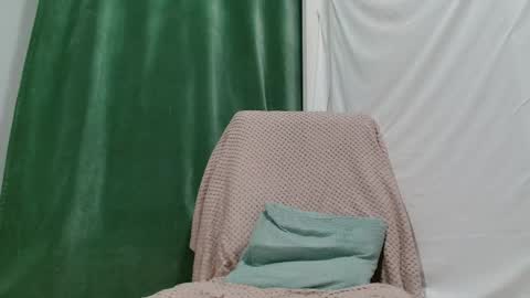 Lola online show from 05-16-26, 10:41