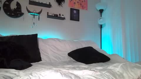 Lola online show from 09-13-25, 08:58