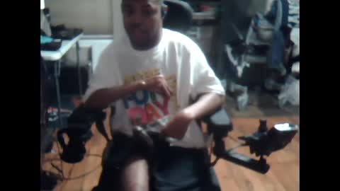 xxxonwheelz online show from 10-04-25, 01:25