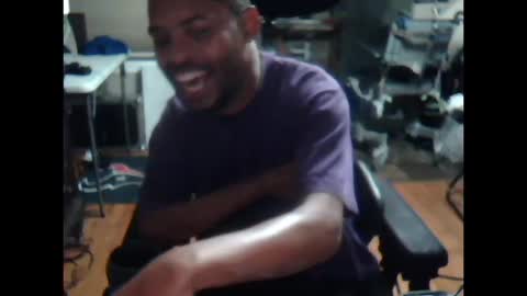 xxxonwheelz online show from 10-18-25, 04:48